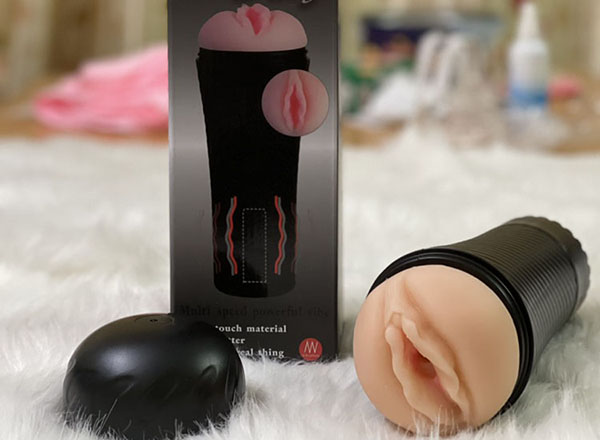 âm đạo giả đèn pin cực sướng